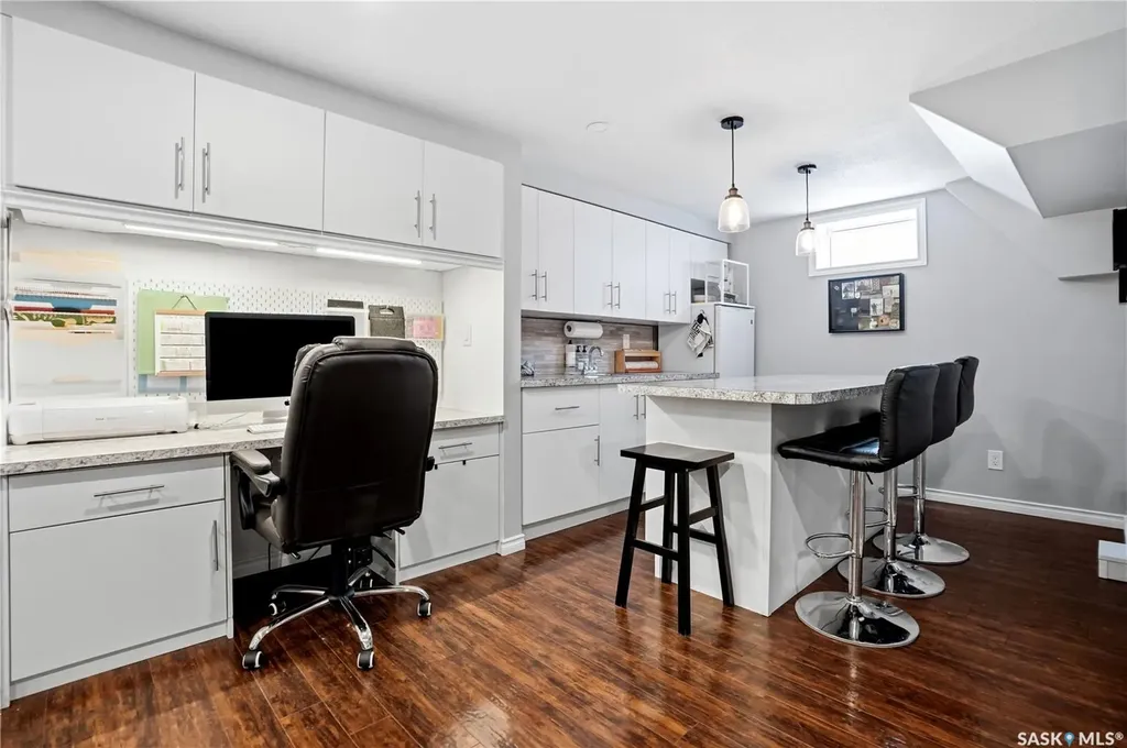 38 Ellison Crescent Regina SK S4R 4V5