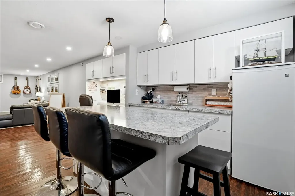 38 Ellison Crescent Regina SK S4R 4V5