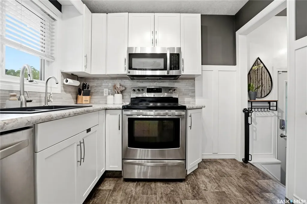 38 Ellison Crescent Regina SK S4R 4V5