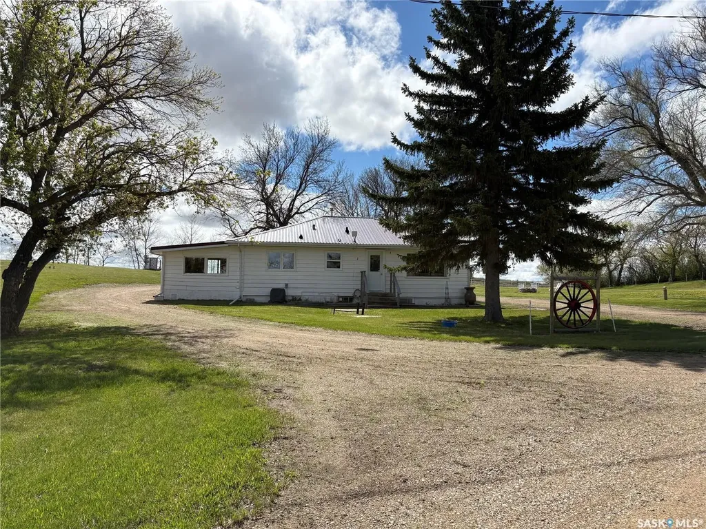 229 Calgary Street Ernfold SK S0H 1K0