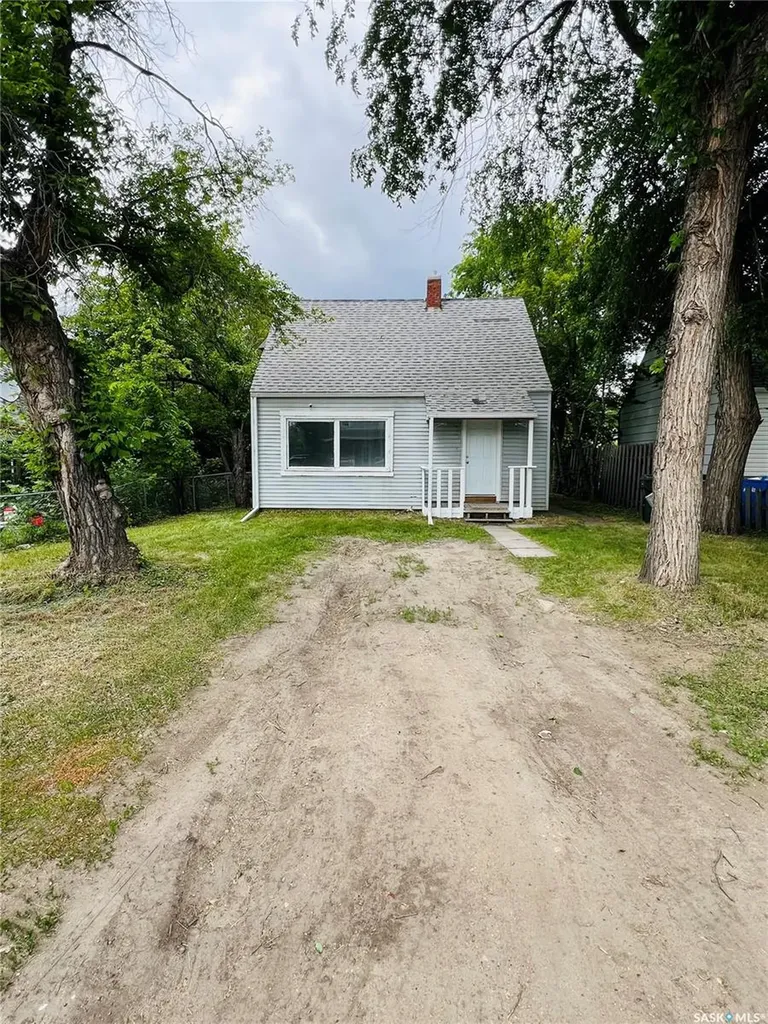 568 7th Street E Prince Albert SK S6V 0S5