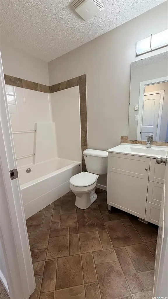 444 Coad Manor Saskatoon SK S7R 0K2