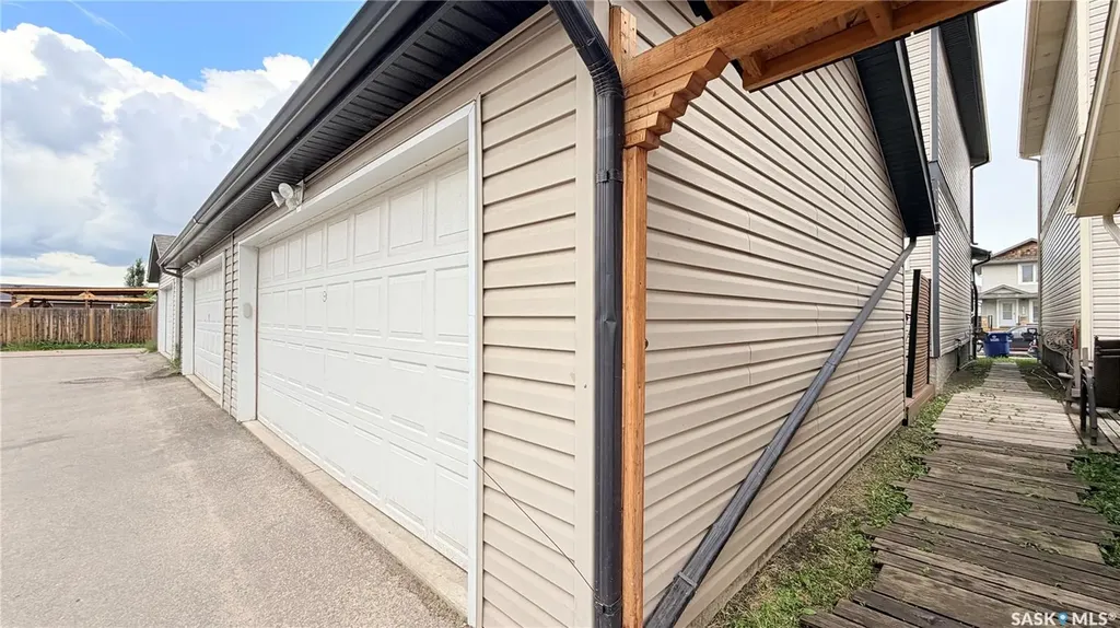 444 Coad Manor Saskatoon SK S7R 0K2