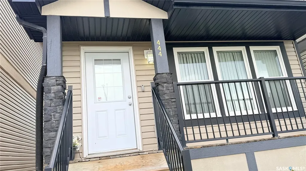 444 Coad Manor Saskatoon SK S7R 0K2