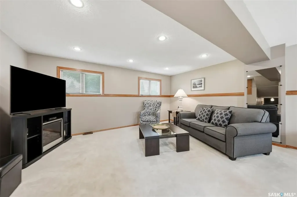 261 Assiniboine Drive Saskatoon SK S7K 4A3