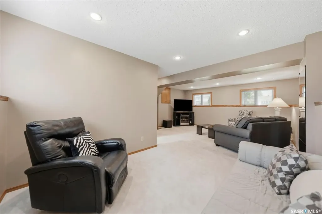 261 Assiniboine Drive Saskatoon SK S7K 4A3