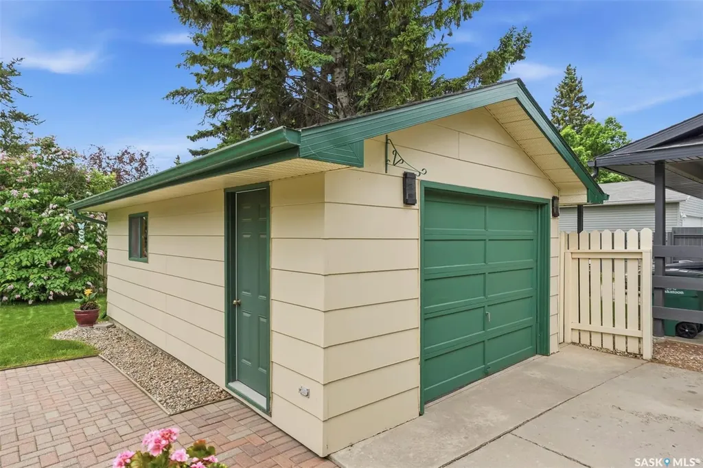 261 Assiniboine Drive Saskatoon SK S7K 4A3
