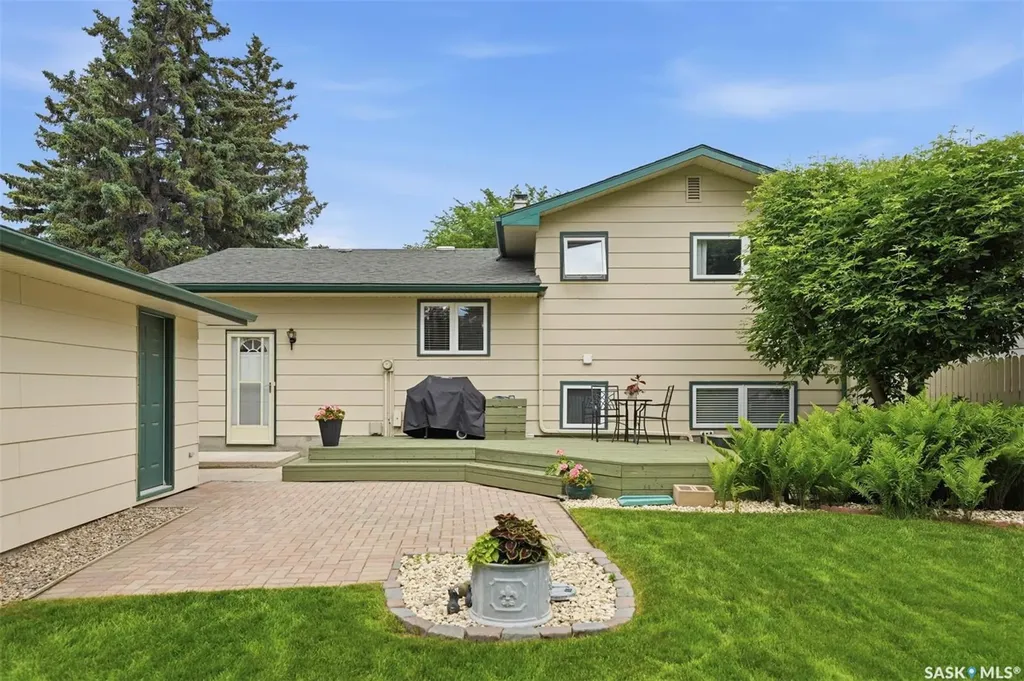 261 Assiniboine Drive Saskatoon SK S7K 4A3