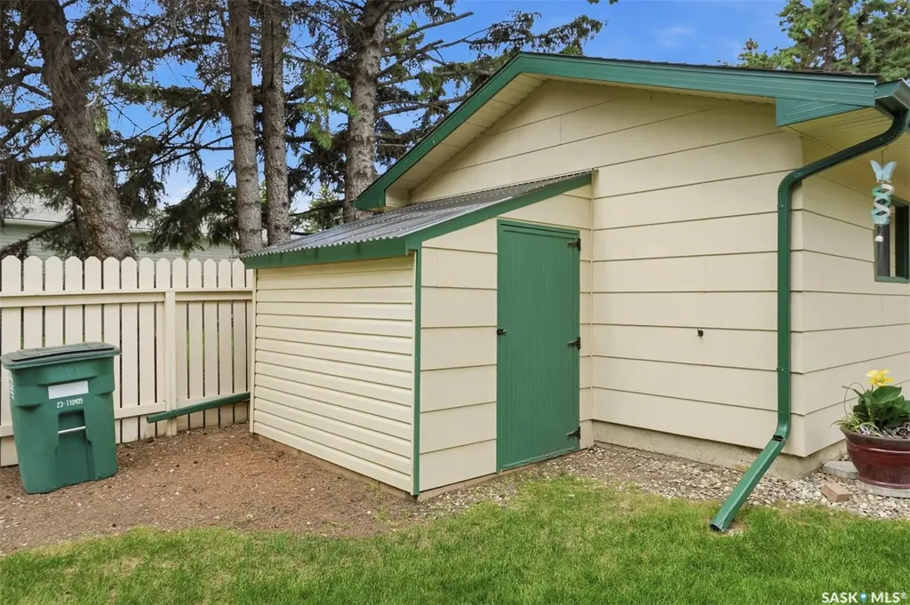 261 Assiniboine Drive Saskatoon SK S7K 4A3
