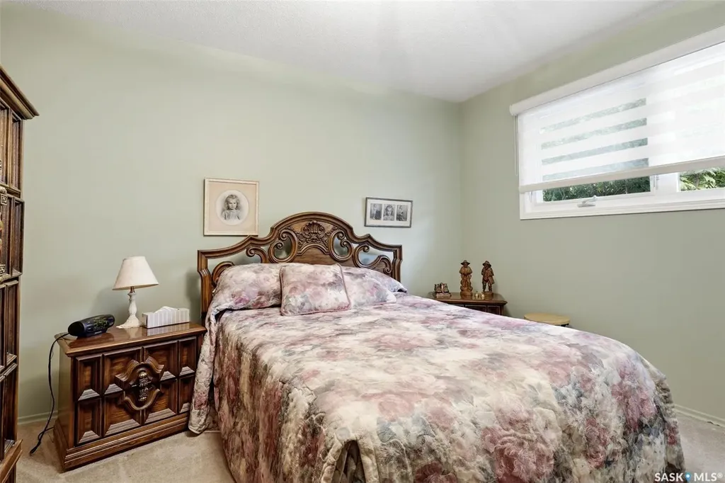 419 Garnet Street N Regina SK S4R 3T2