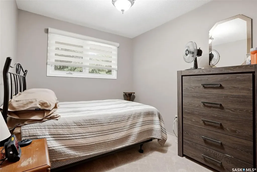 419 Garnet Street N Regina SK S4R 3T2