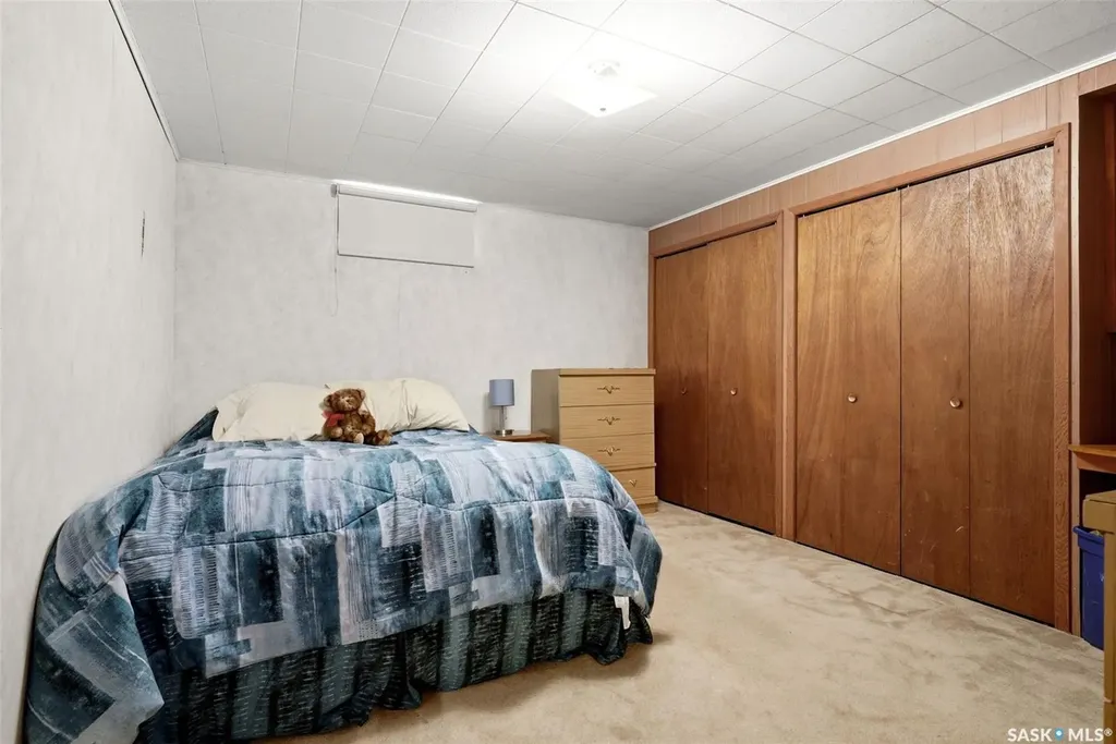 419 Garnet Street N Regina SK S4R 3T2
