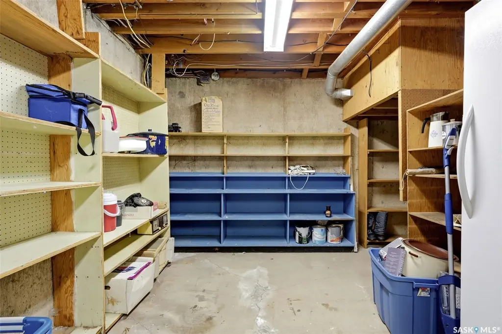 419 Garnet Street N Regina SK S4R 3T2