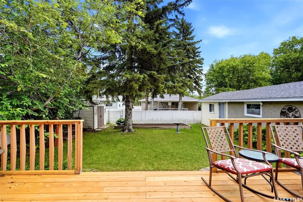 419 Garnet Street N Regina SK S4R 3T2