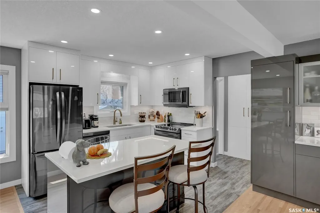 117 Douglas Avenue E Regina SK S4N 1H2