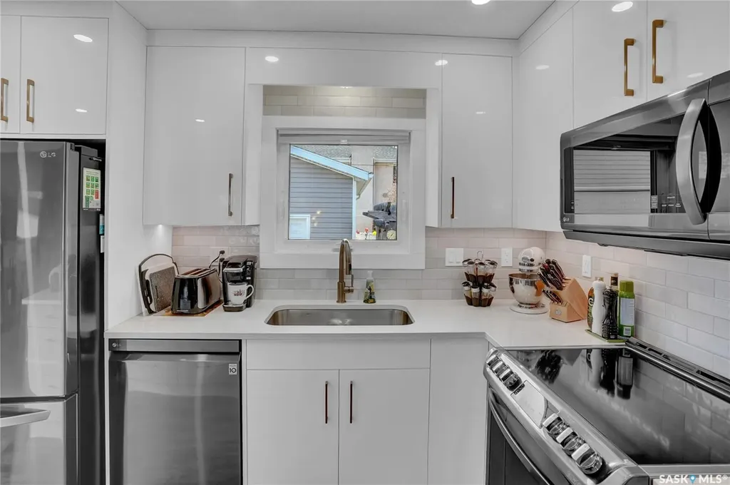 117 Douglas Avenue E Regina SK S4N 1H2