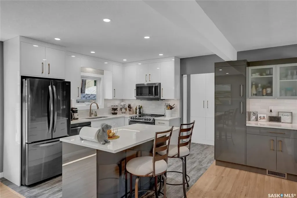 117 Douglas Avenue E Regina SK S4N 1H2