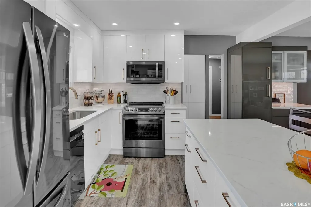 117 Douglas Avenue E Regina SK S4N 1H2