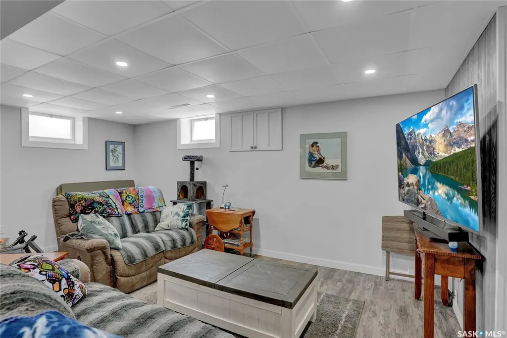117 Douglas Avenue E Regina SK S4N 1H2
