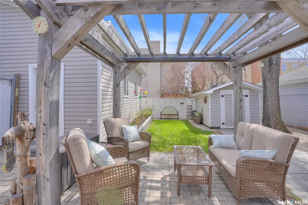 117 Douglas Avenue E Regina SK S4N 1H2