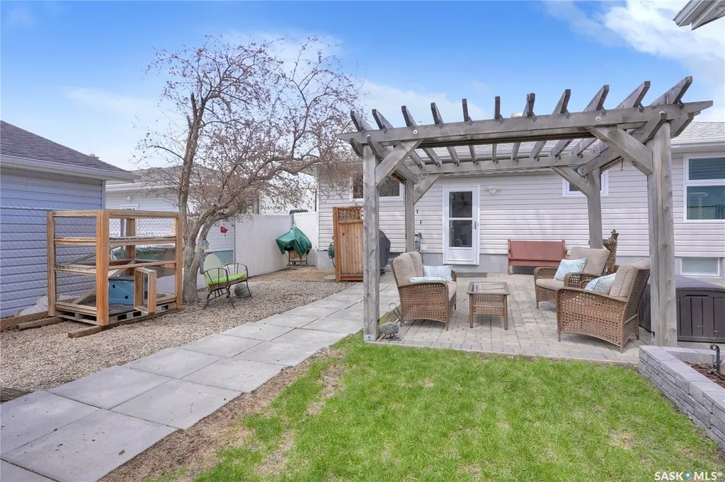 117 Douglas Avenue E Regina SK S4N 1H2