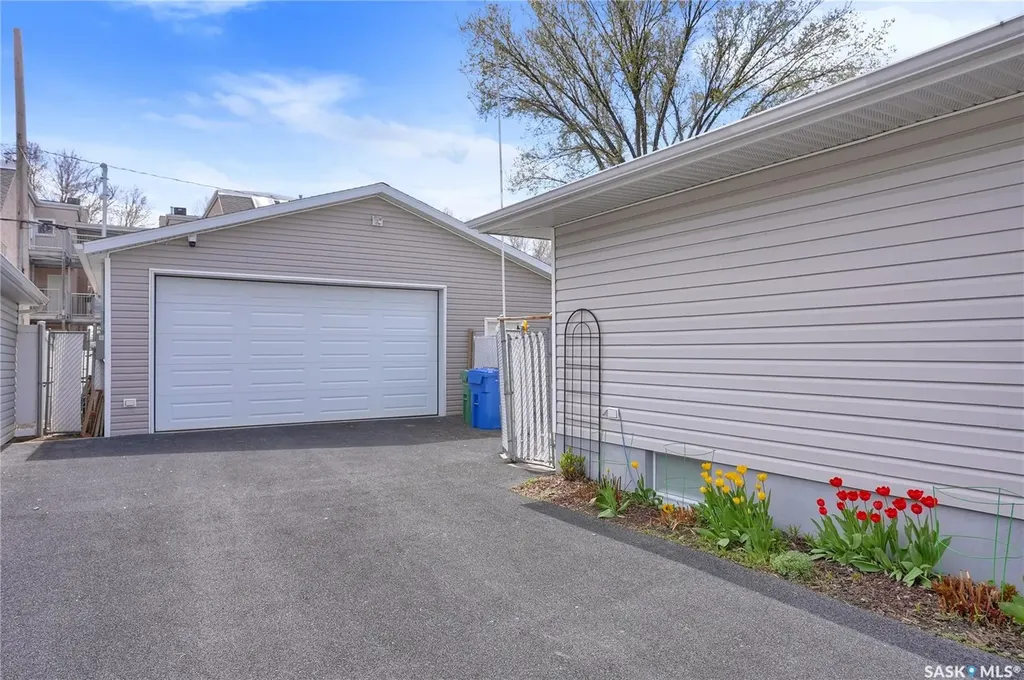 117 Douglas Avenue E Regina SK S4N 1H2
