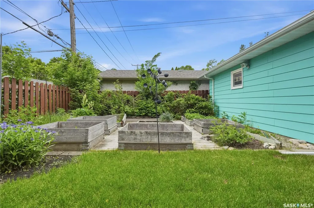 2109 Dufferin Road Regina SK S4S 5B4