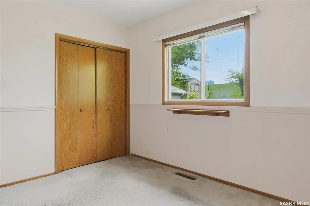 99 Howell Avenue Saskatoon SK S7L 3S9