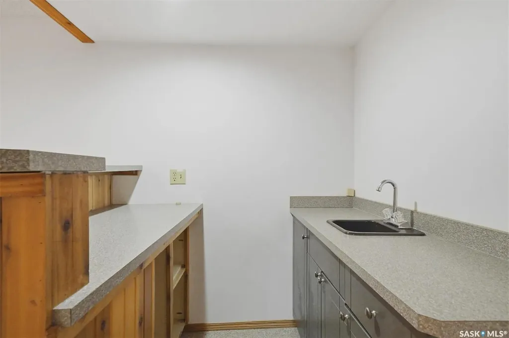 99 Howell Avenue Saskatoon SK S7L 3S9