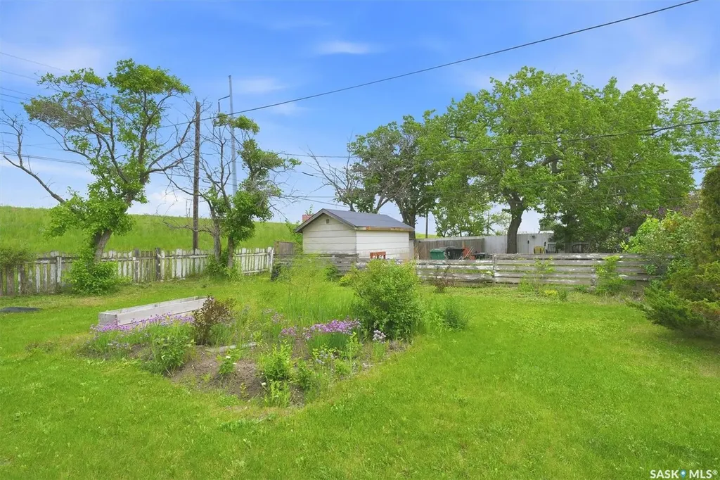 99 Howell Avenue Saskatoon SK S7L 3S9