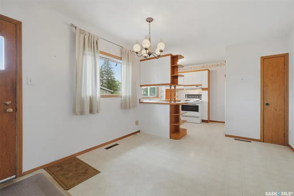 99 Howell Avenue Saskatoon SK S7L 3S9