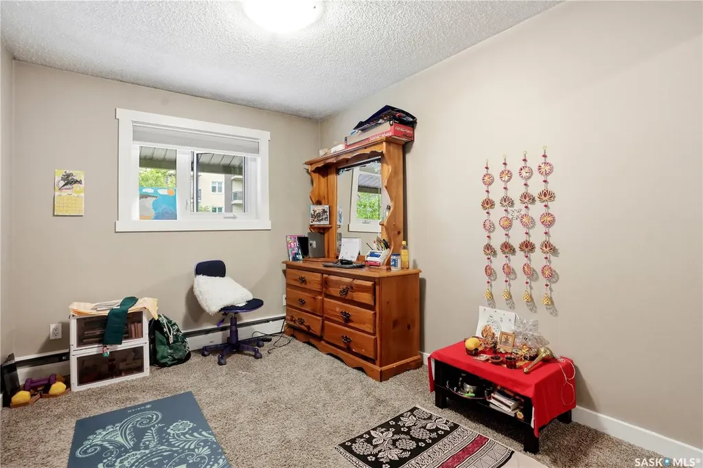 536 4th Avenue N Saskatoon SK S7K 2M5