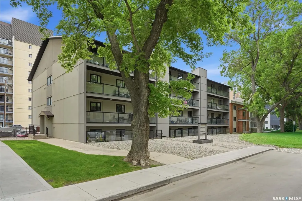 536 4th Avenue N Saskatoon SK S7K 2M5