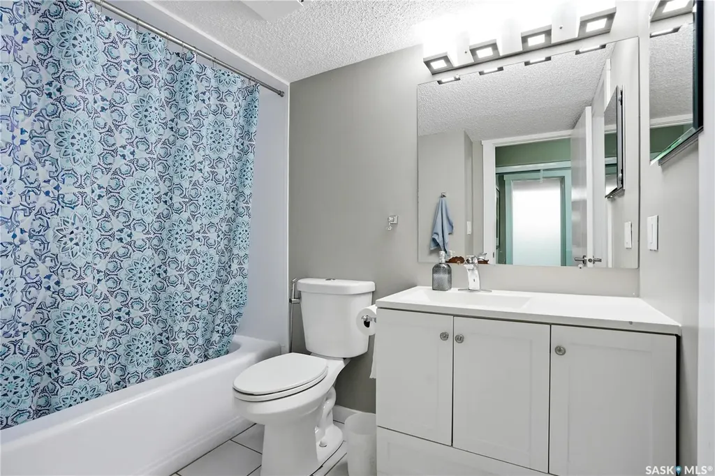 536 4th Avenue N Saskatoon SK S7K 2M5