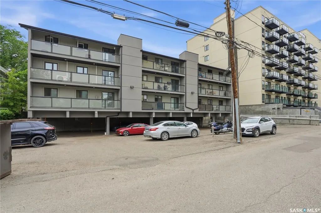 536 4th Avenue N Saskatoon SK S7K 2M5