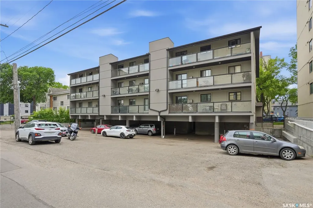 536 4th Avenue N Saskatoon SK S7K 2M5