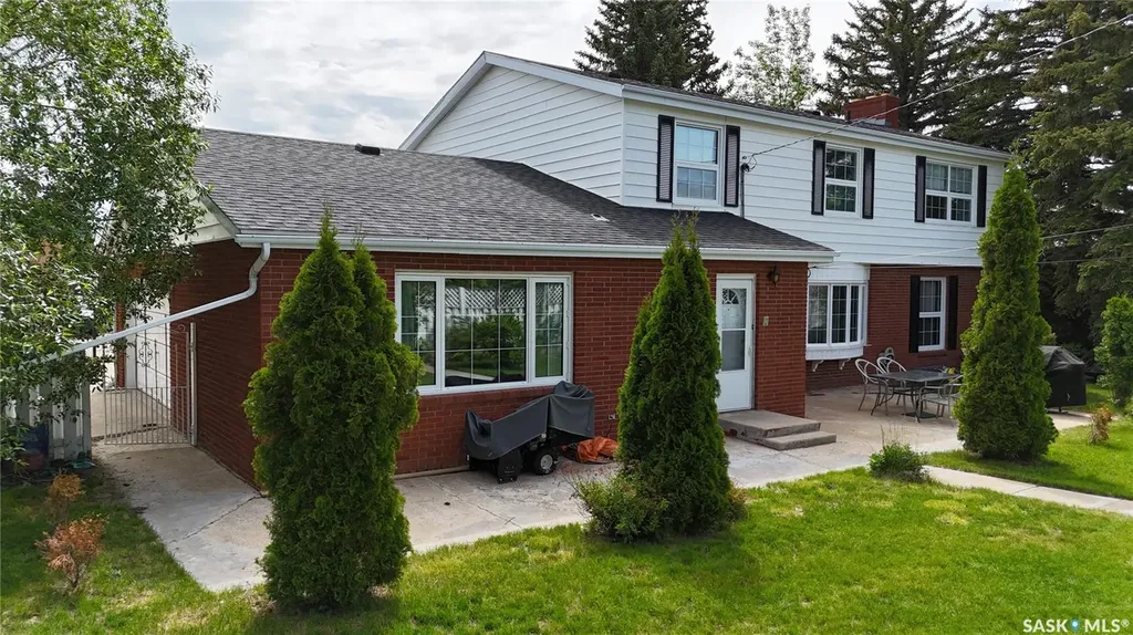 940 9th Avenue NE Swift Current SK S9H 2S9