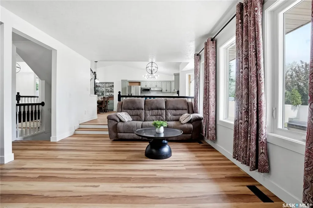 3348 Gloucester Bay Regina SK S4V 2T9
