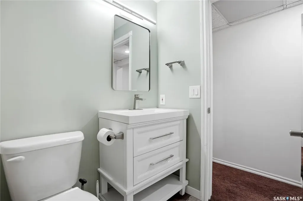 3348 Gloucester Bay Regina SK S4V 2T9