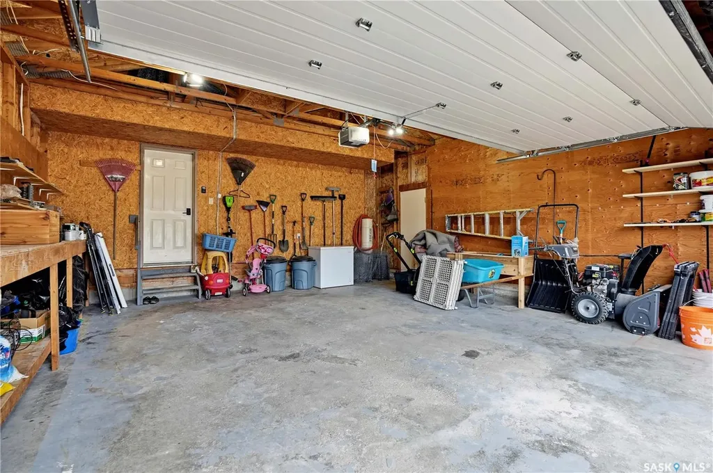 3348 Gloucester Bay Regina SK S4V 2T9