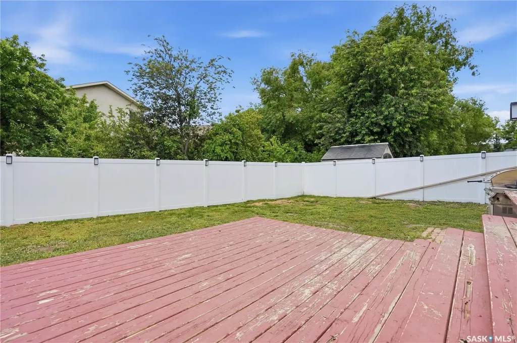 3348 Gloucester Bay Regina SK S4V 2T9