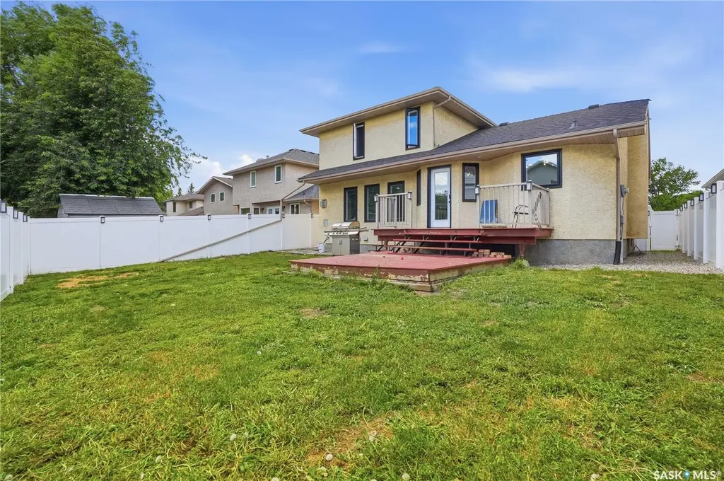 3348 Gloucester Bay Regina SK S4V 2T9