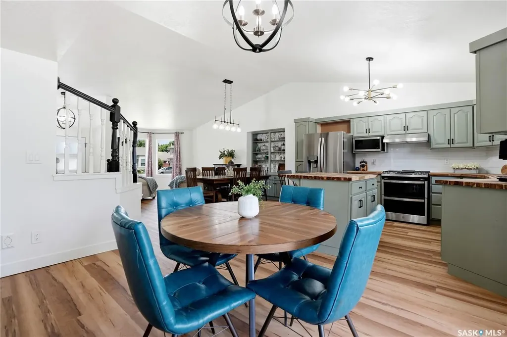 3348 Gloucester Bay Regina SK S4V 2T9