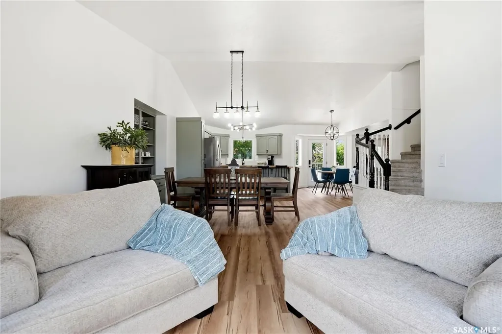 3348 Gloucester Bay Regina SK S4V 2T9