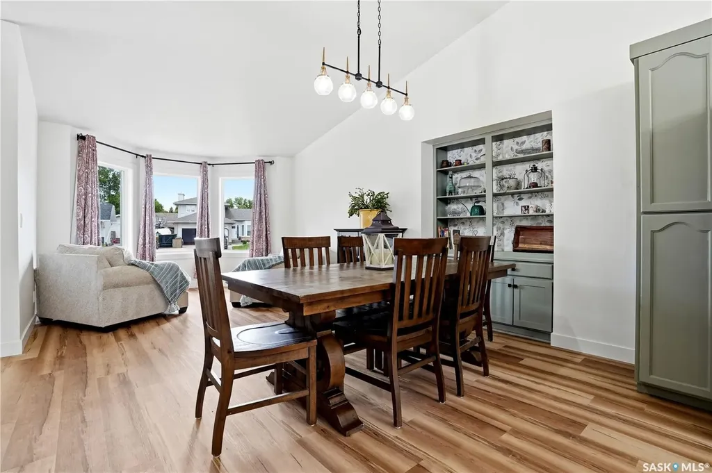 3348 Gloucester Bay Regina SK S4V 2T9