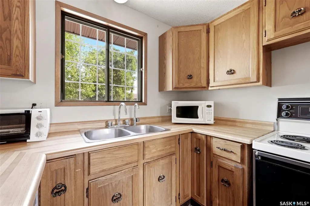 1034 Graham Road Regina SK S4N 5Z6