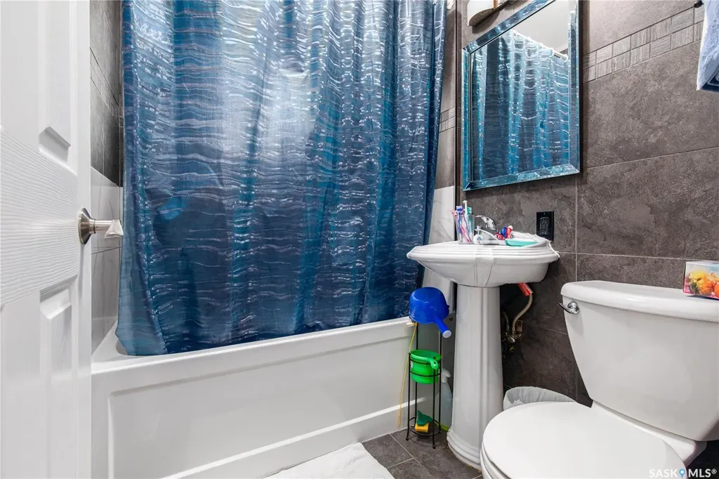 1122 Stadacona Street W Moose Jaw SK S6H 2B3