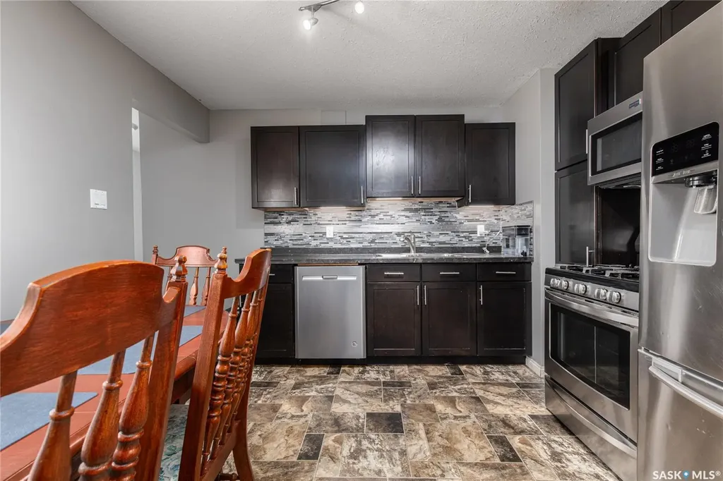 1122 Stadacona Street W Moose Jaw SK S6H 2B3