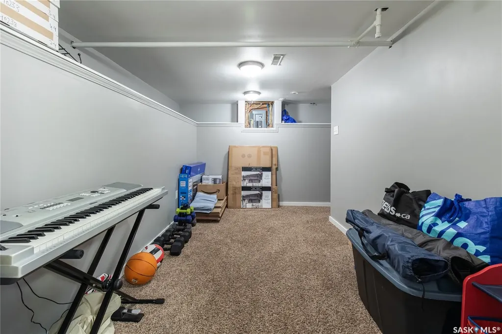 1122 Stadacona Street W Moose Jaw SK S6H 2B3