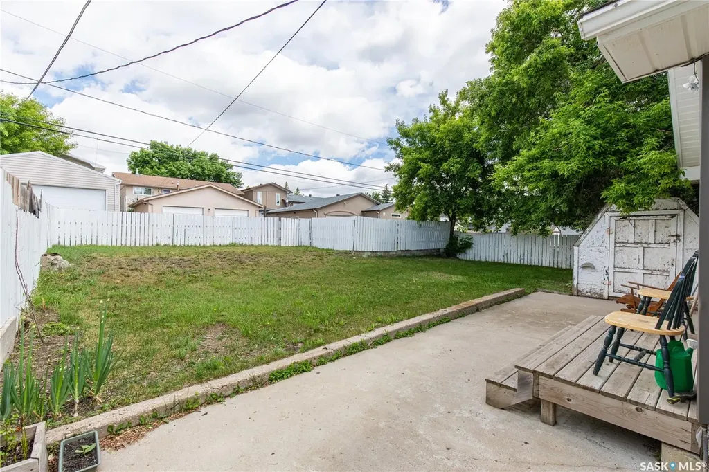 1122 Stadacona Street W Moose Jaw SK S6H 2B3